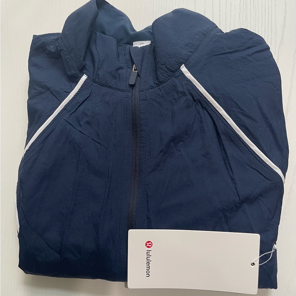 Lululemon Athletica License to Train Lightweight Jacket True Navy Size 4 - Picture 3 of 8